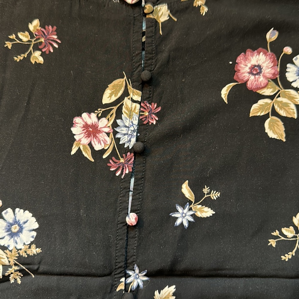 Adorable Button Back Top - Picture 5 of 5